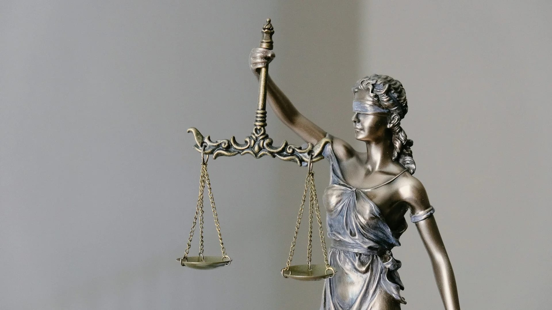 California personal injury attorneys providing free case consultations for car accident and injury victims in Los Angeles, Glendale, and Pasadena